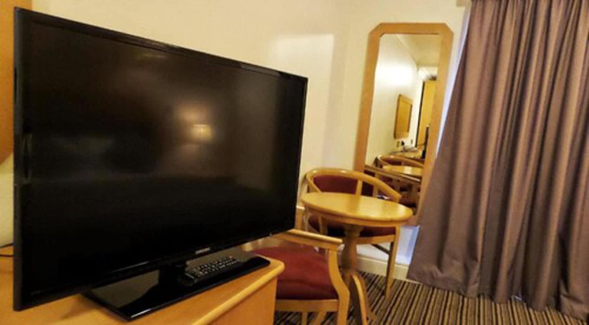Parkside International Hotel Reading Bagian luar foto