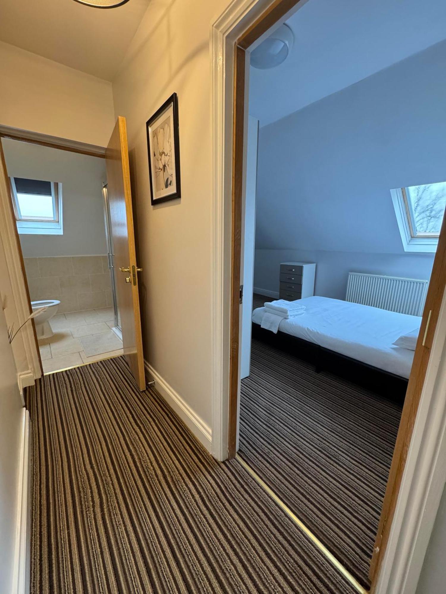 Parkside International Hotel Reading Bagian luar foto